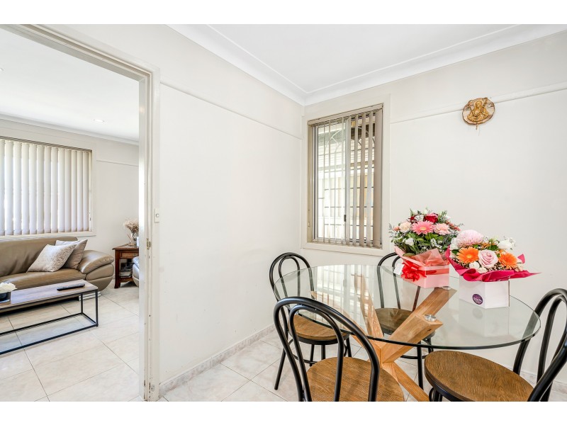 35 Crosby Crescent, Fairfield NSW 2165