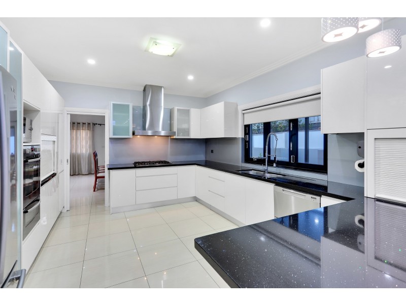 11 Wilson Avenue, Beaumont Hills NSW 2155