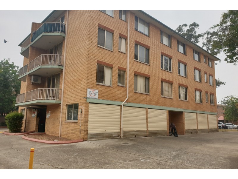 33/3 Riverpark Drive, Liverpool NSW 2170