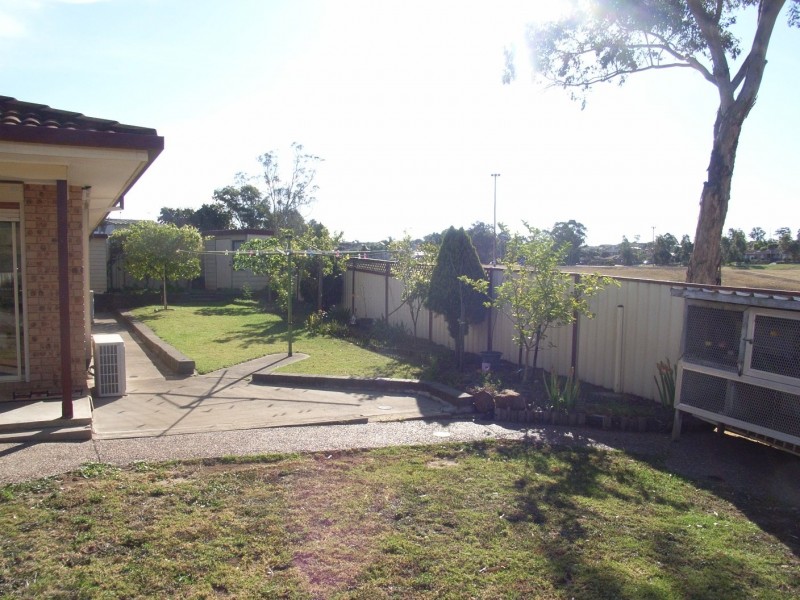 Edensor Park NSW 2176