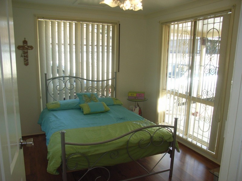 Edensor Park NSW 2176