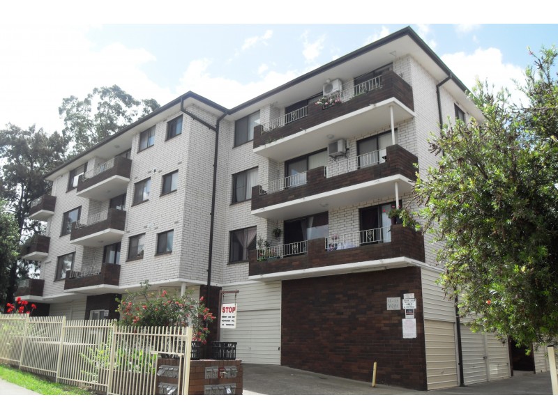 Fairfield NSW 2165