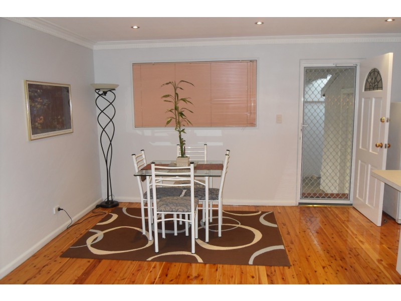 39 Kambala Crescent, Fairfield West NSW 2165