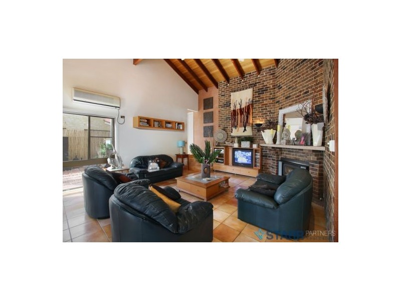 8 Begovich Crescent, Abbotsbury NSW 2176