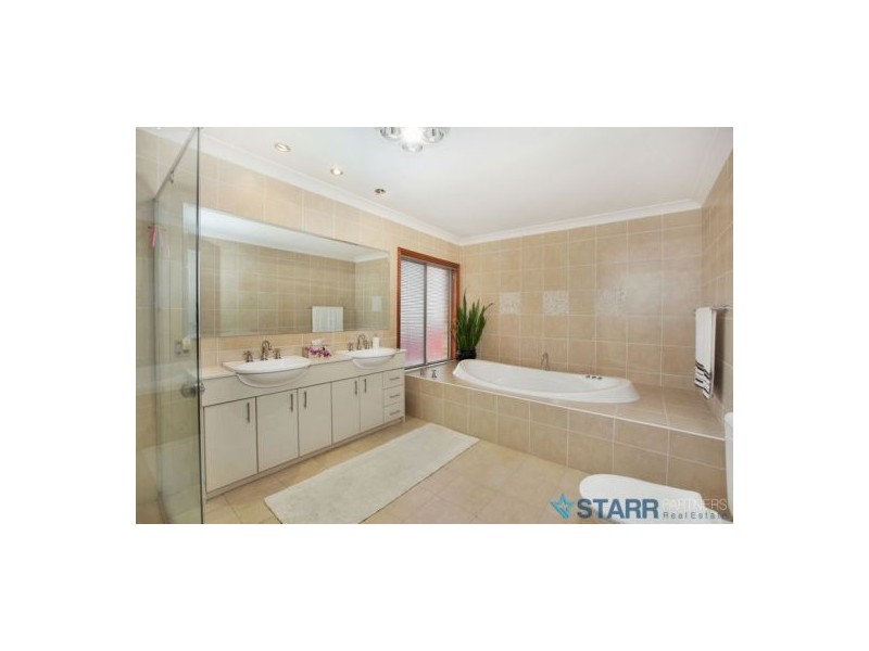 25 Rafter Crescent, Abbotsbury NSW 2176