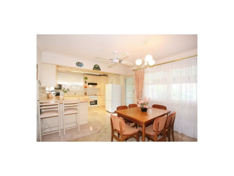 Fairfield West NSW 2165