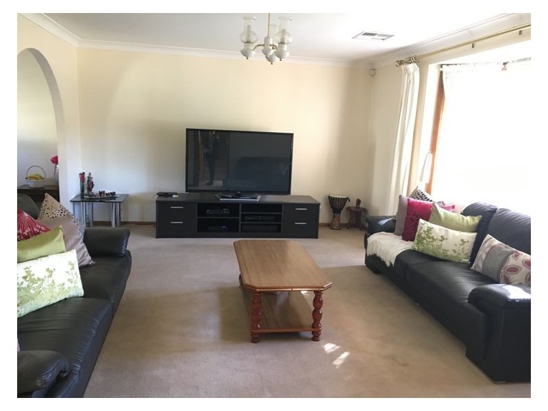 6 Power Street, Prairiewood NSW 2176