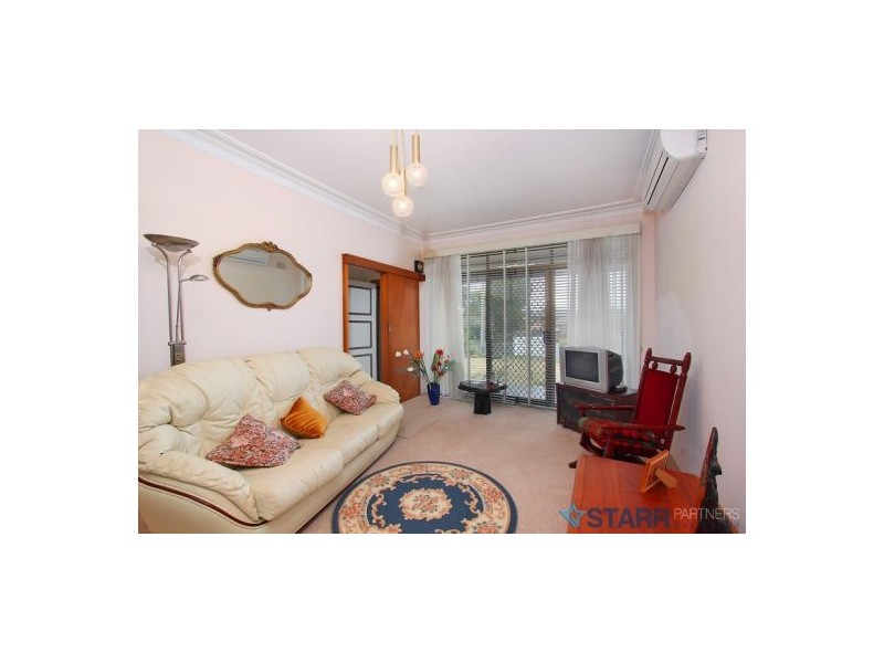 6 Wray Street, Fairfield NSW 2165