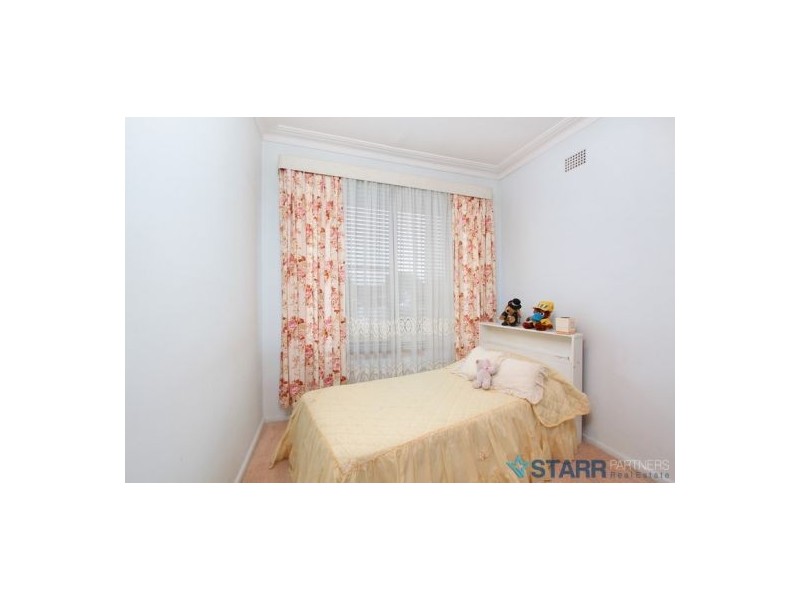 6 Wray Street, Fairfield NSW 2165