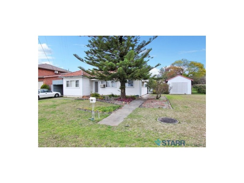33 & 33a Eton Street, Smithfield NSW 2164