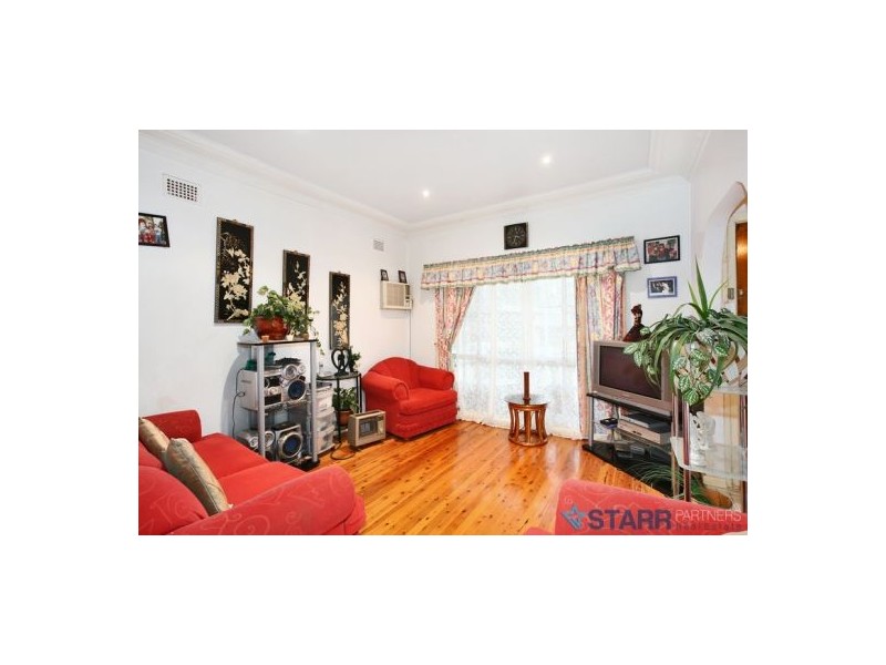 4 Myddleton Avenue, Fairfield NSW 2165