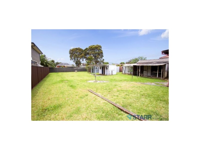 24 Loftus Street, Fairfield East NSW 2165