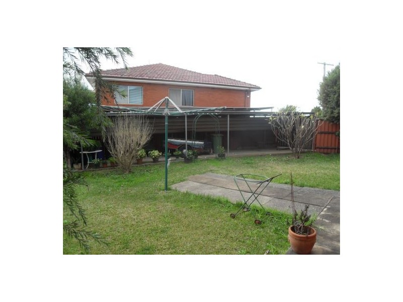 15 Basildon Road, Canley Heights NSW 2166