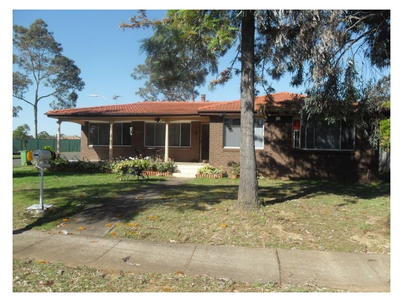 22 Comberford Close, Prairiewood NSW 2176