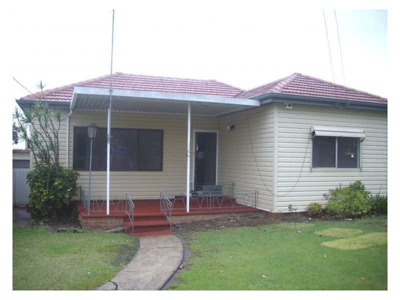 10 Canobolas Street, Fairfield West NSW 2165