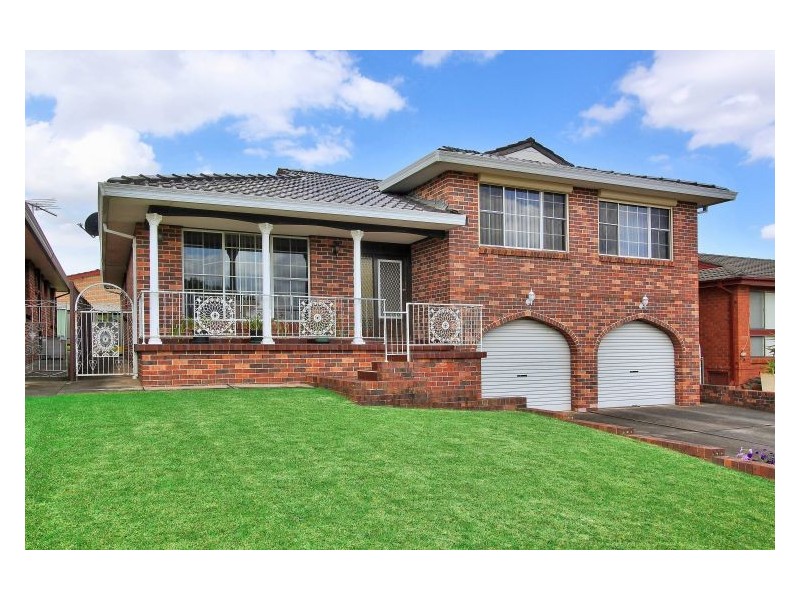 7 Buranda Crescent, St Johns Park NSW 2176