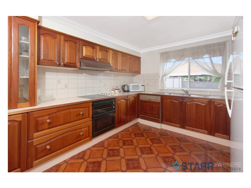 7 Buranda Crescent, St Johns Park NSW 2176