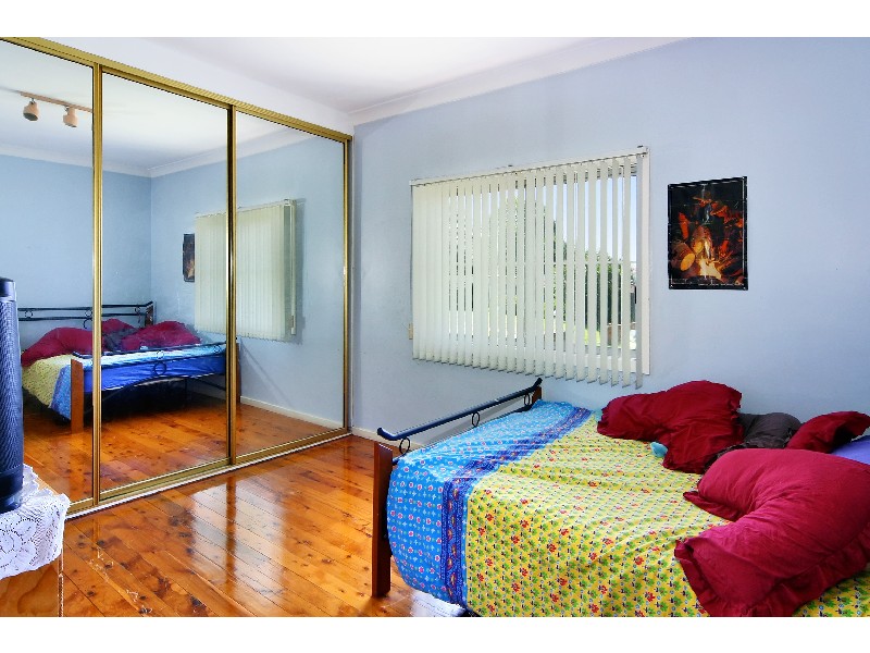 7 Wood Street, Fairfield NSW 2165