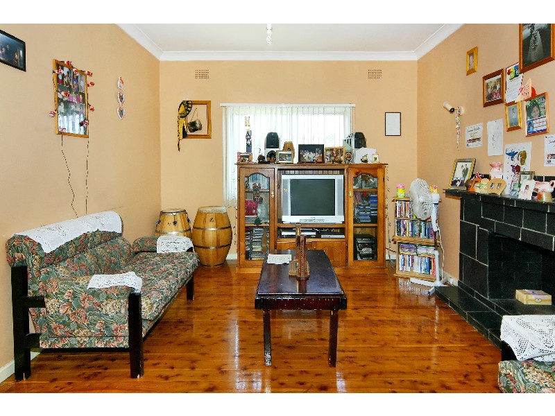 7 Wood Street, Fairfield NSW 2165