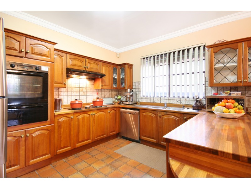 24 Brabyn St, Fairfield West NSW 2165