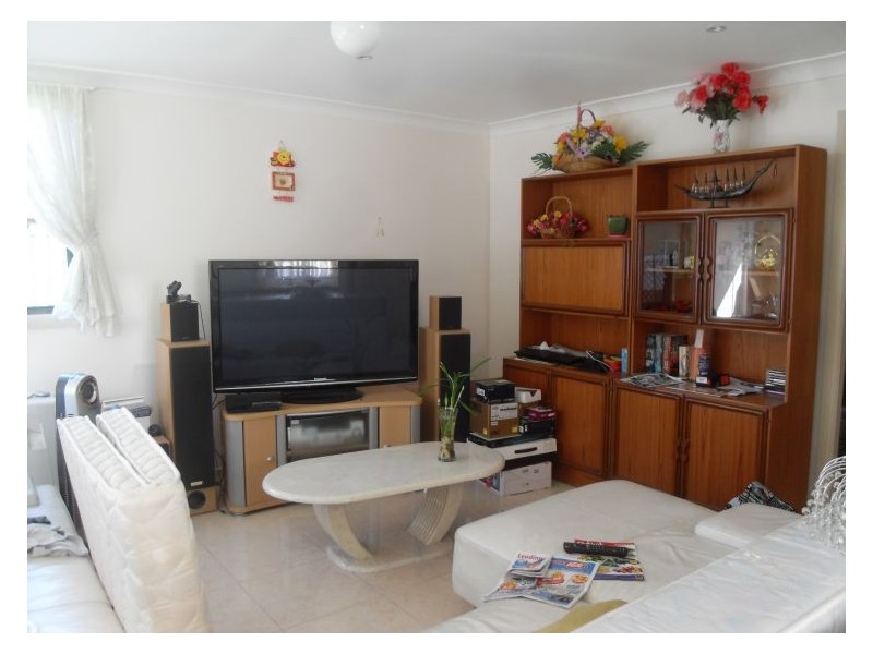 8A ACE AVE, Fairfield NSW 2165