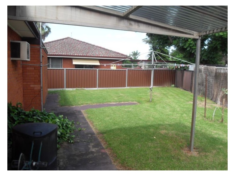 34 Ainslie Street, Fairfield West NSW 2165