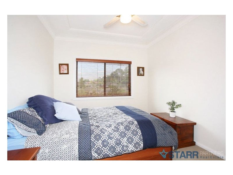 29 Waterside Cr, Carramar NSW 2163