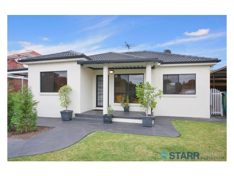 29 Waterside Cr, Carramar NSW 2163
