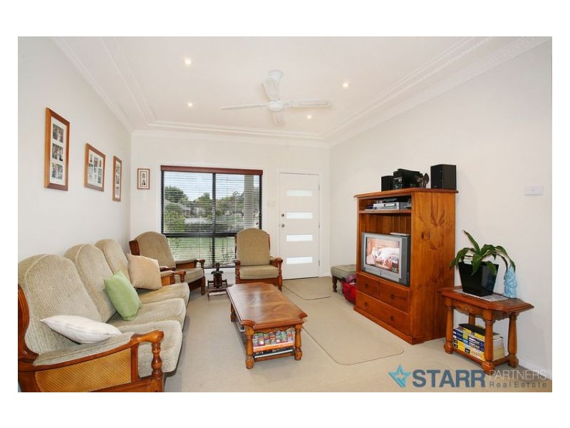 29 Waterside Cr, Carramar NSW 2163