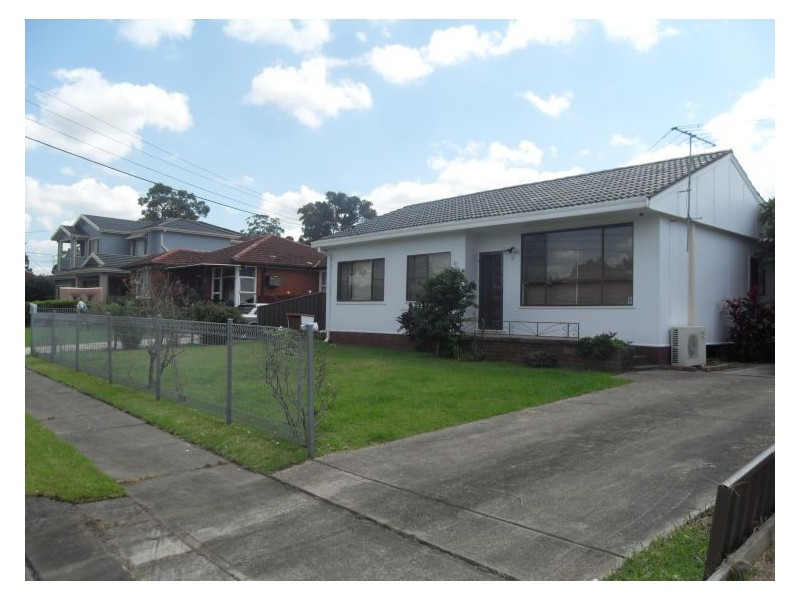 23 Kambala Crescent, Fairfield West NSW 2165