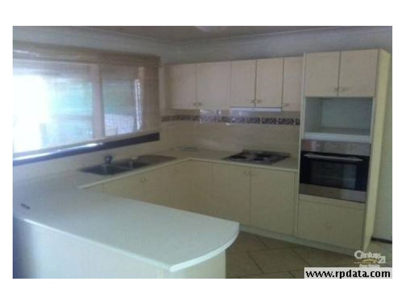 23 Rossmore Ave West, Rossmore NSW 2557