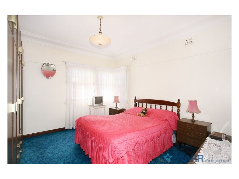 205 Ware St, Fairfield NSW 2165