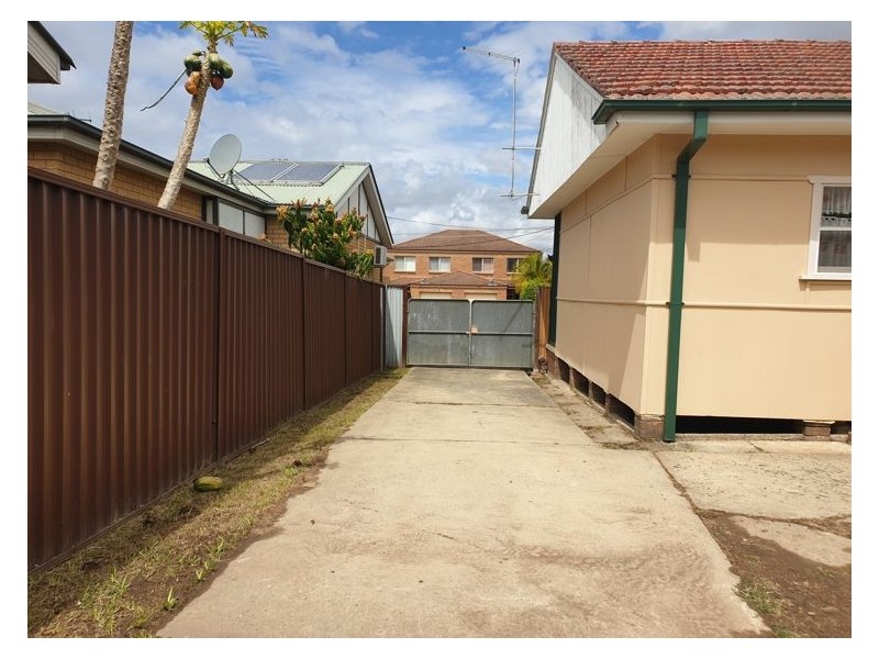 16 Throsby Street, Fairfield Heights NSW 2165