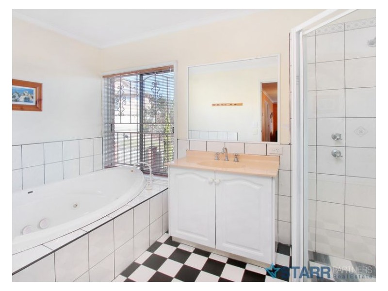 9 Claremont Cres, Hinchinbrook NSW 2168