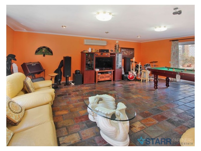 9 Claremont Cres, Hinchinbrook NSW 2168