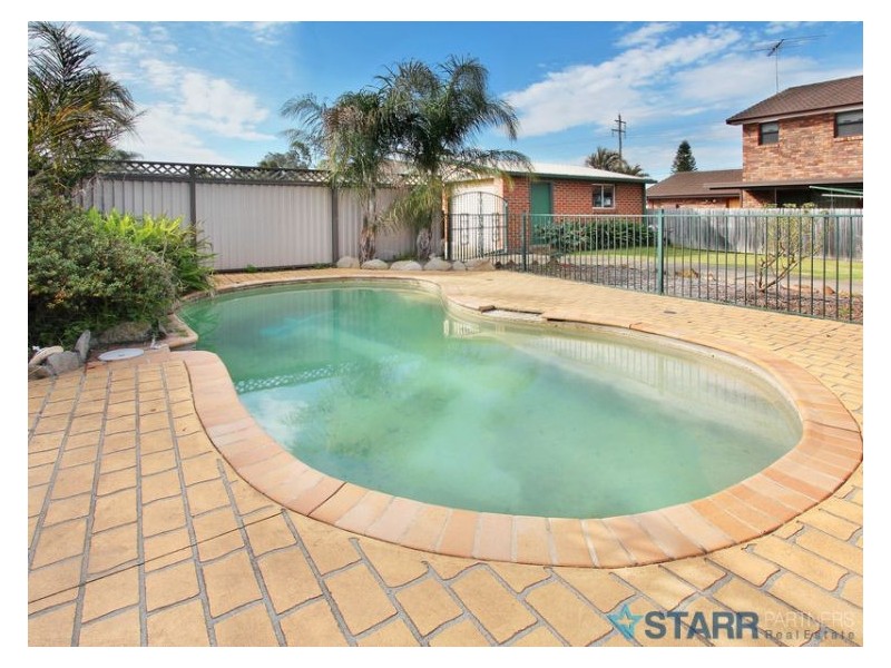 5 Dwyer Cl, Fairfield West NSW 2165