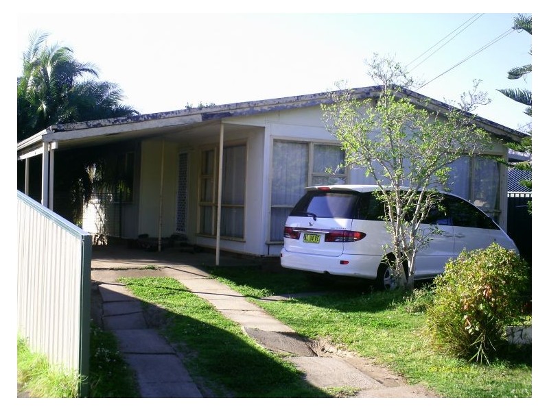 17 Flinders St, Fairfield West NSW 2165