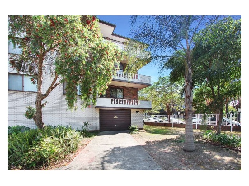 Fairfield NSW 2165