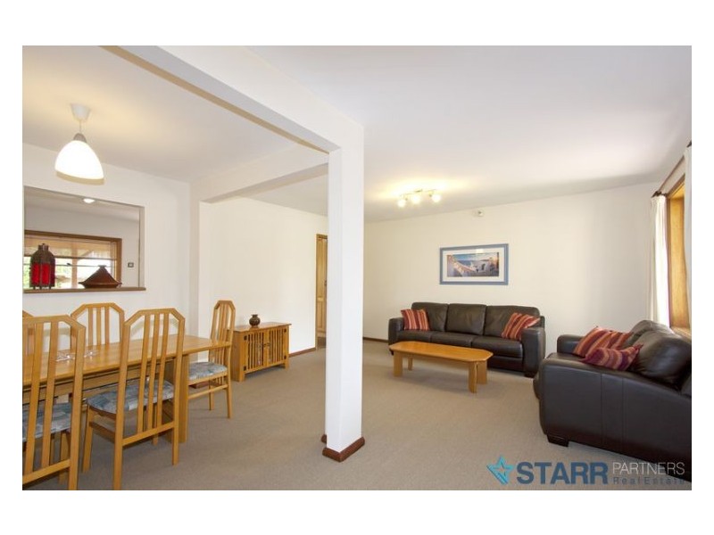 11 Kimberley Cr, Fairfield West NSW 2165