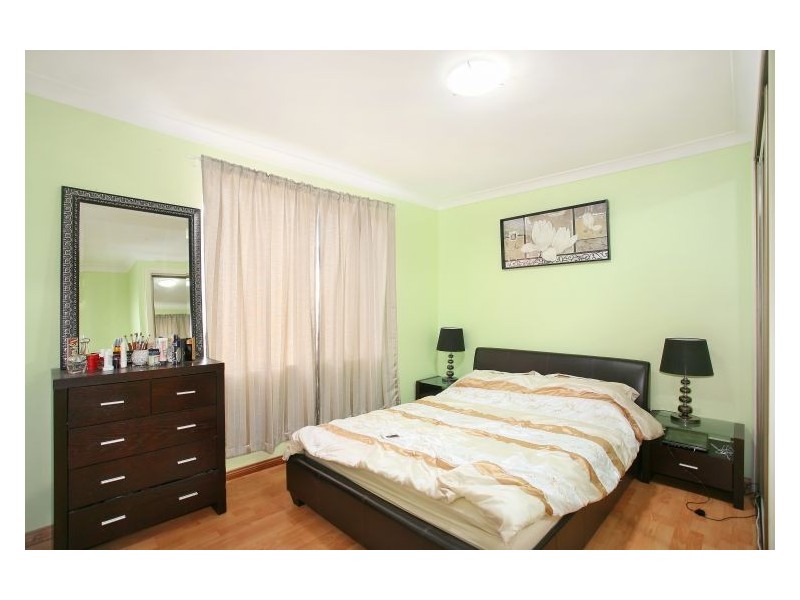 2/66 Sackville St, Fairfield NSW 2165