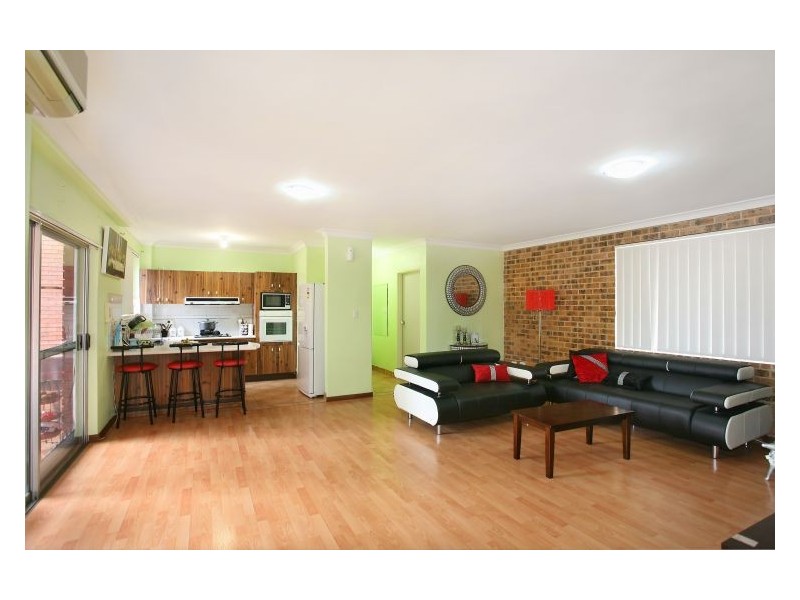 2/66 Sackville St, Fairfield NSW 2165