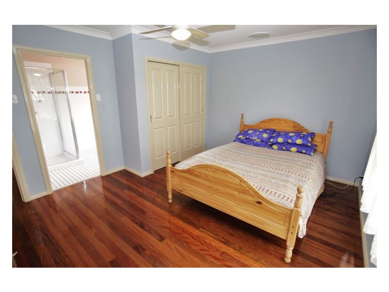 69 Lord Howe Dr, Green Valley NSW 2168