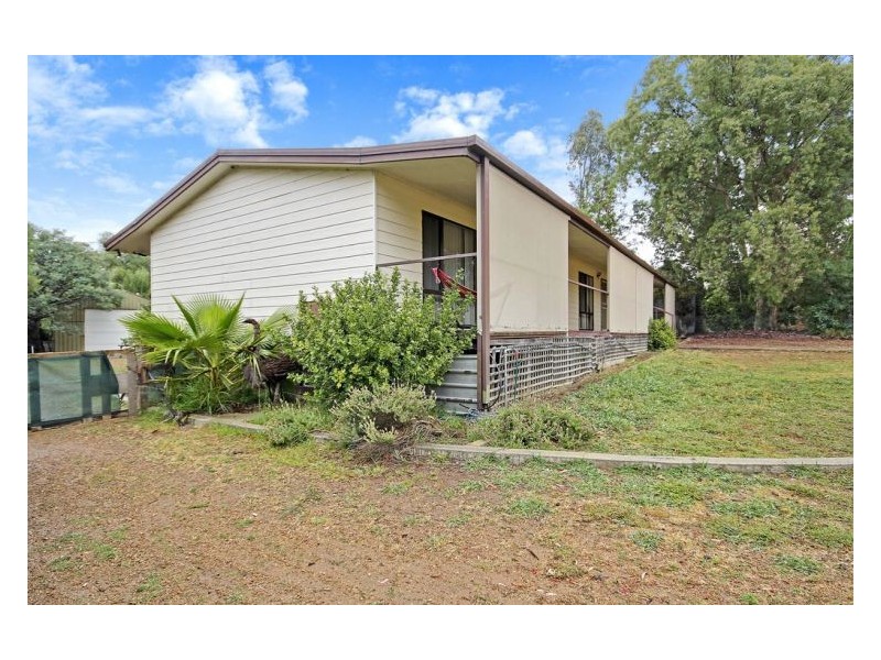 49 Howlong Rd, Burrumbuttock NSW 2642