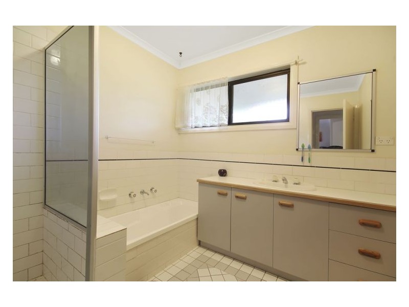 49 Howlong Rd, Burrumbuttock NSW 2642