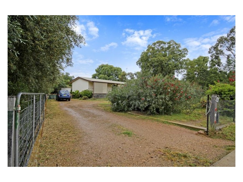 49 Howlong Rd, Burrumbuttock NSW 2642