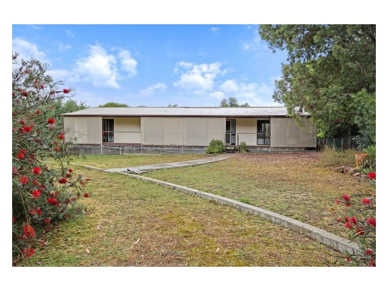 49 Howlong Rd, Burrumbuttock NSW 2642
