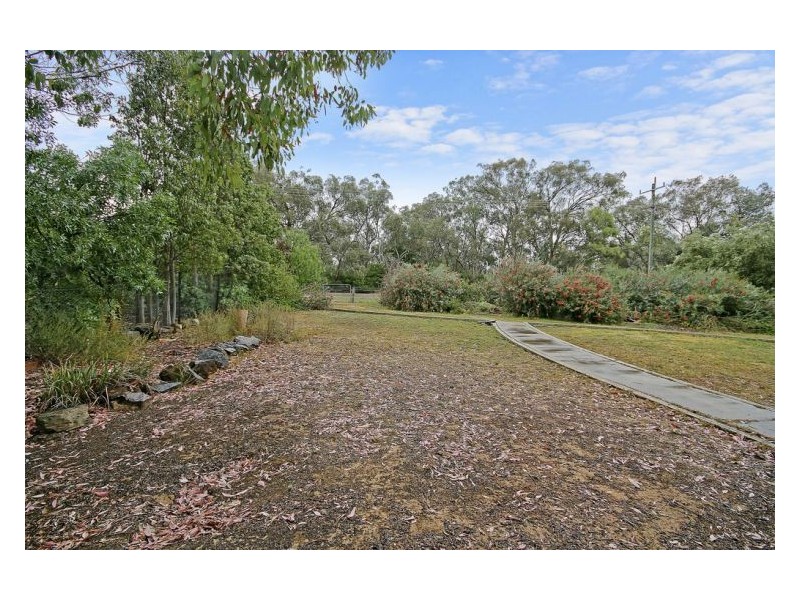 49 Howlong Rd, Burrumbuttock NSW 2642