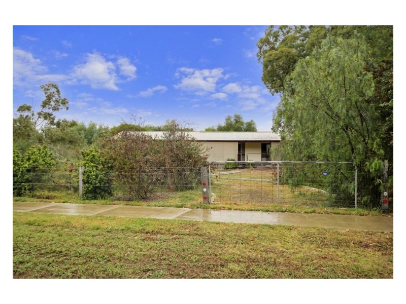 49 Howlong Rd, Burrumbuttock NSW 2642