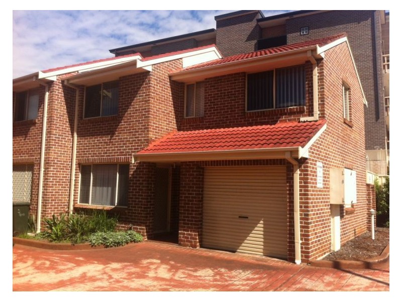1/41-43 Station Street, Fairfield NSW 2165