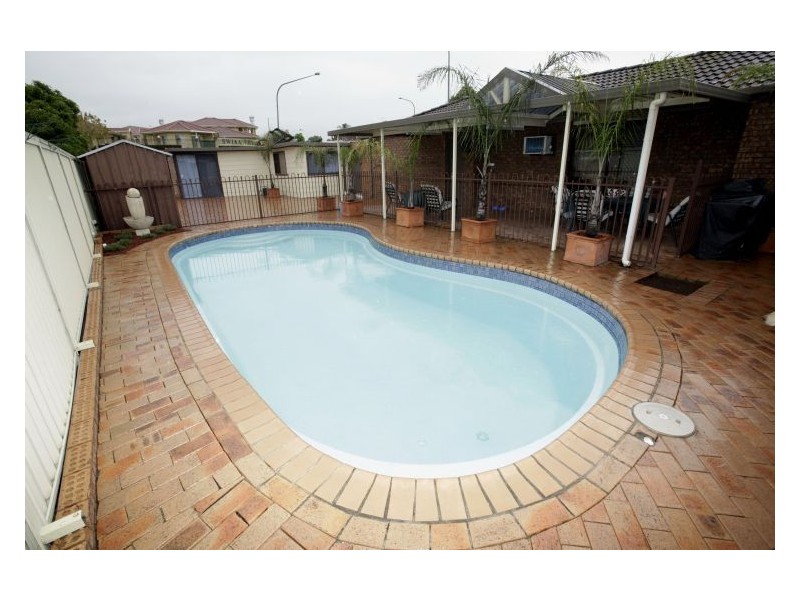 90 Restwell Rd, Bossley Park NSW 2176